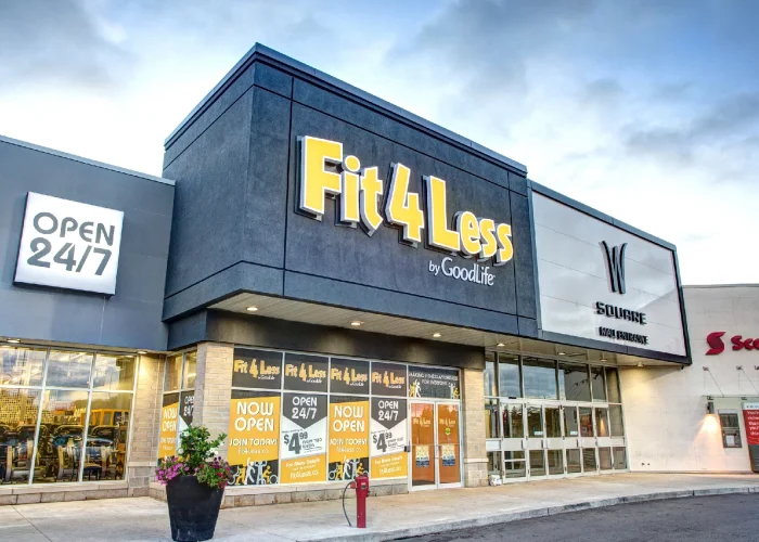 Westwood Square, Mississauga – Fit4Less by GoodLife storefront with Scotiabank beside