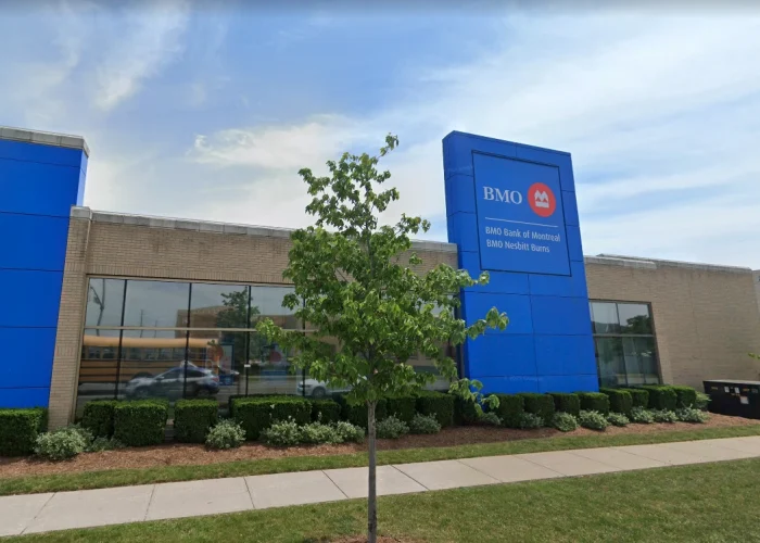 Valleywood Centre, Whitby – BMO bank branch with blue signage towers