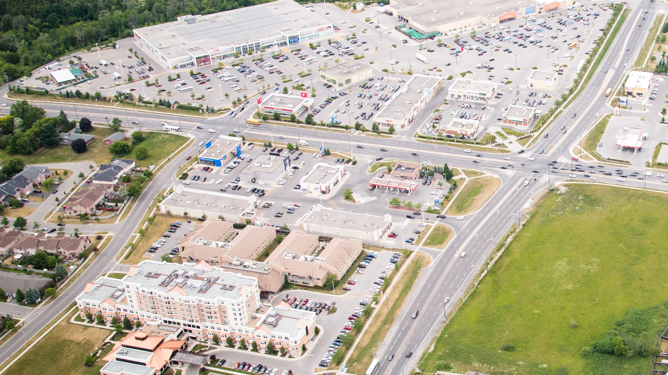 Valleywood Centre, Whitby – aerial view of the plaza, parking lot and intersection