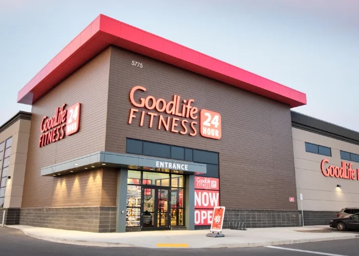 Vista Park Place, Stouffville – GoodLife Fitness 24 Hours storefront with red roofline