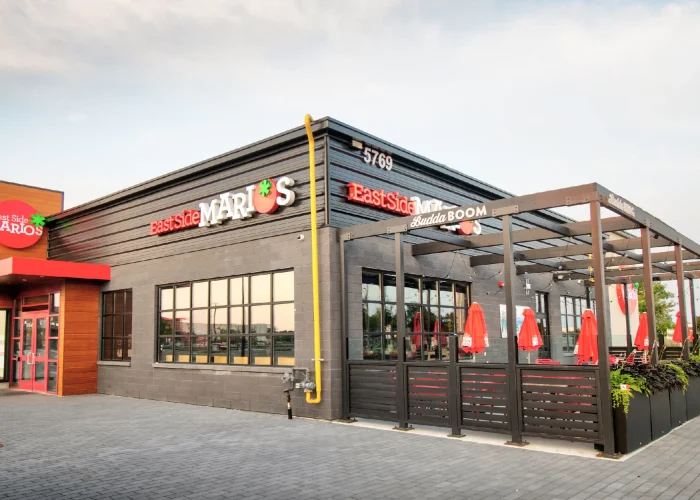Vista Park Place, Stouffville – East Side Mario's restaurant with patio pergola