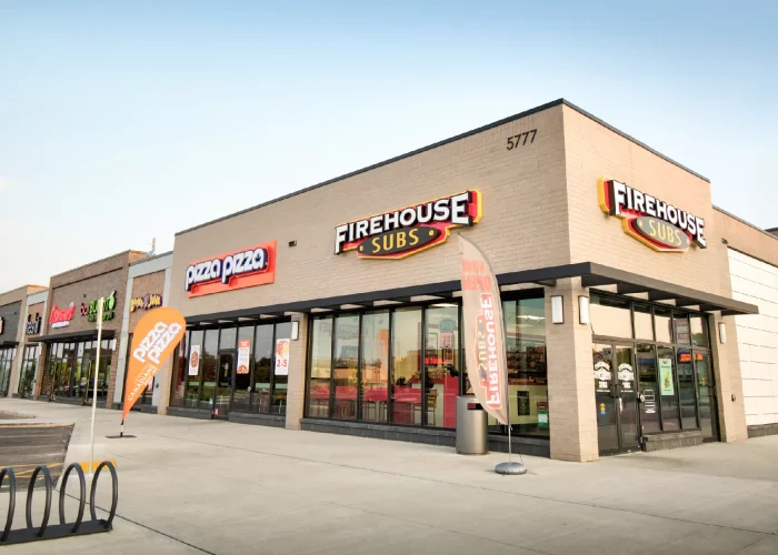 Vista Park Place, Stouffville – Firehouse Subs and Pizza Pizza storefronts
