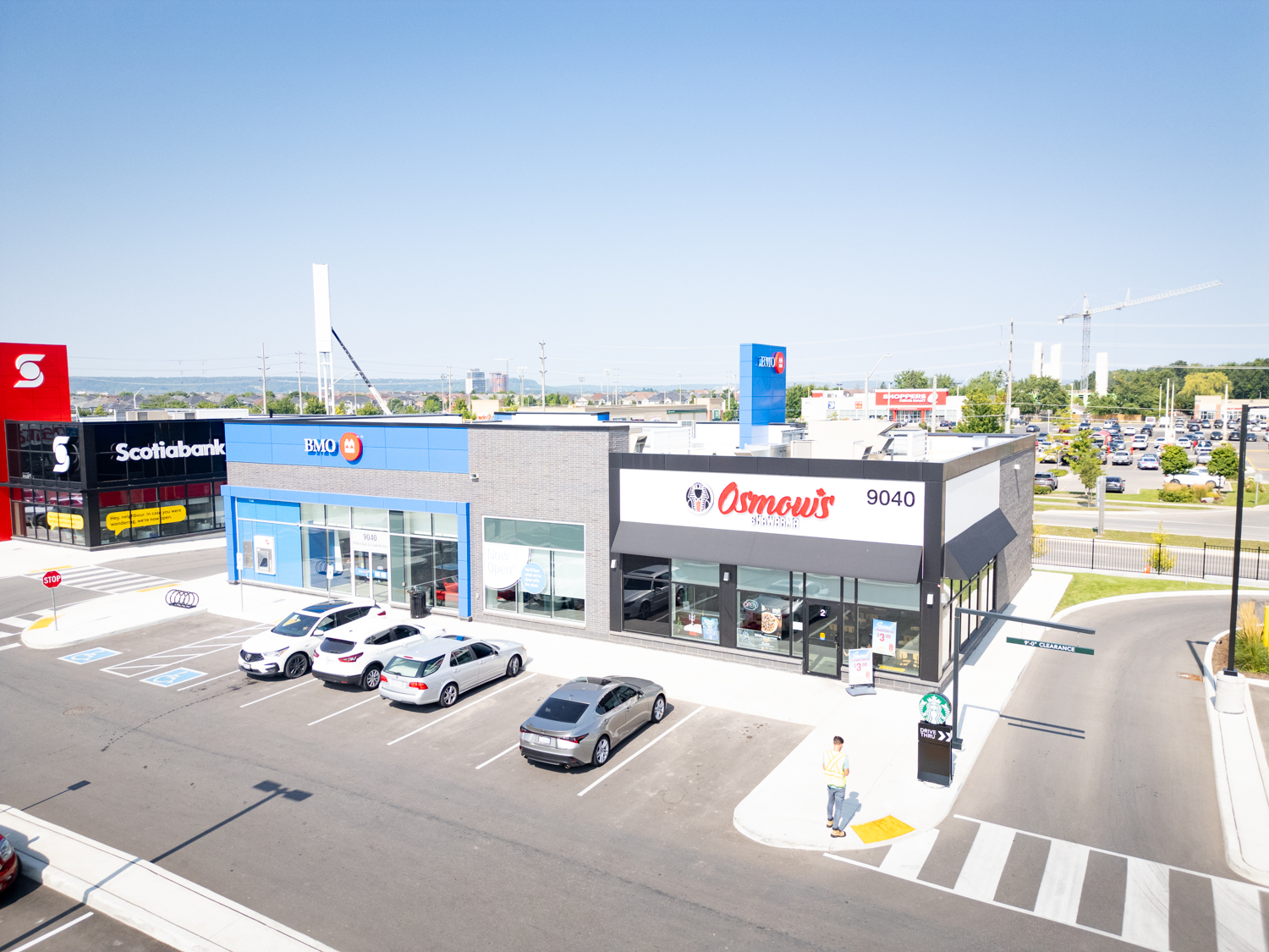 Mazmik Marketplace, Milton – Scotiabank, BMO and Osmow's pad building